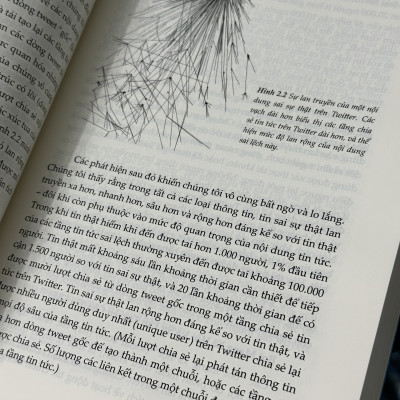 Cỗ Máy Thao Túng (Mạng xã hội đã can thiệp vào cuộc sống của chúng ta như thế nào và chúng ta phải thích ứng ra sao)- Sinan Aral - Thảo Minh dịch - (bìa mềm)