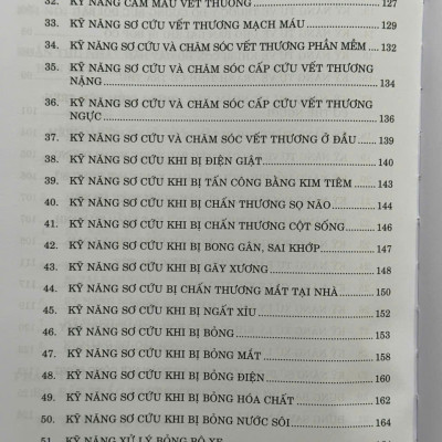 Sách Kỹ Năng An Toàn và Sơ Cấp Cứu Ban Đầu Trong Cuộc Sống Hàng Ngày (V2620A)