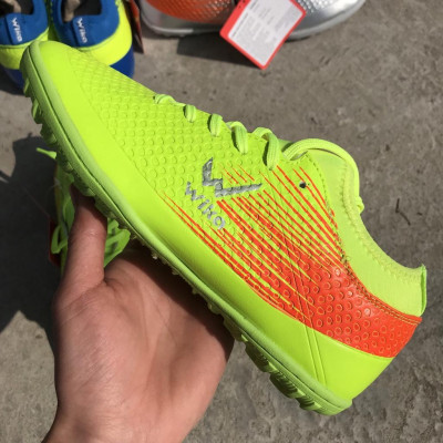 Mẫu giày bóng đá  cao cấp dành cho ae sân phủi Wiiiiika Flash xanh chuối cao cấp 2022