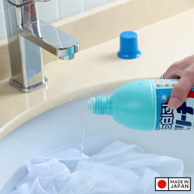 Nước tẩy trắng quần áo Rocket 600ml - Hàng Nội Địa Nhật Bản