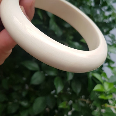 Vòng Tay Nam Bản hẹ Màu Trắng vân đẹp Ni 67mm x cao 16mm x dầy 11mm Nam tay tròn to nặng 78kg - 88kg đeo ạ