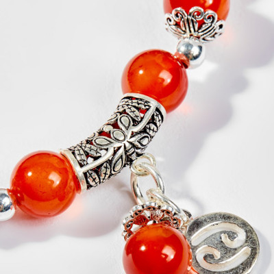 Vòng Tay Phong Thủy Nữ Đá Mã Não Đỏ Phối Charm Cung Hoàng Đạo Cự Giải (8mm) Mệnh Hỏa, Thổ Ngọc Quý Gemstones