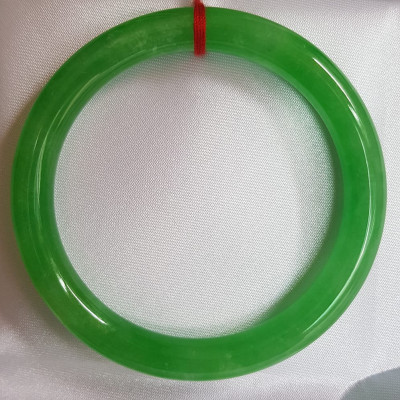 Vòng tay đá cẩm thạch tự nhiên Ngọc Đậu Lý A 54mm x cọng 8mm Màu Xanh Lý Đậu nhẹ tươi bóng mượt đẹp Nữ 53kg - 60kg đeo mệnh Mộc mệnh Hỏa mệnh Thủy ạ