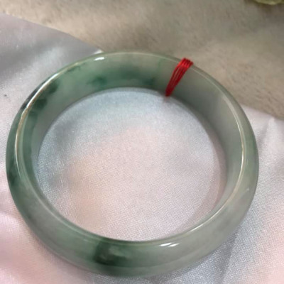 VÒNG NAM MỚI BẢN HẸ T LÝ 63MM BC2F ĐÁ CẨM THẠCH TỰ NHIÊN XANH 3 VÂN ĐẬM NAM ĐEO 75KG - 88KG