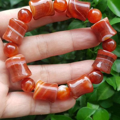 Vòng tay đá mã não đỏ kiểu Vòng kiểu hạt to thống 14mm với hạt tròn 10mm Anh Chị mệnh hỏa mệnh thổ đeo xinh đẹp tay ạ