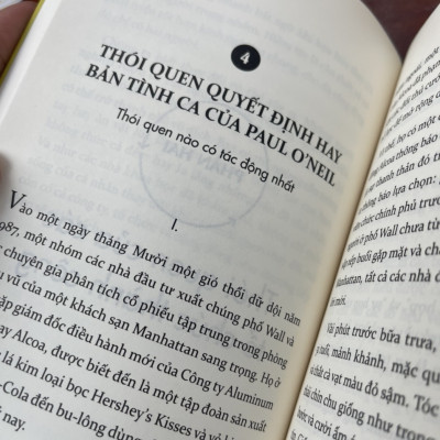 [New York Time Bestseller] SỨC MẠNH CỦA THÓI QUEN – Cuốn sách hay nhất về thay đổi hành vi con người và tổ chức – Charles Duhigg – Lê Thảo Ly dịch – Alphabooks – NXB Lao Động (bìa mềm)