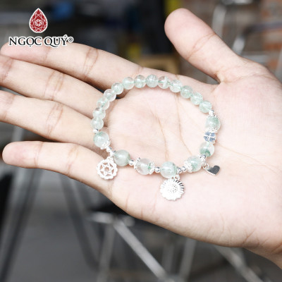 Vòng tay đá thạch anh ưu linh xanh phối charm hoa cúc size hạt 6mm mệnh hỏa, mộc - Ngọc Quý Gemstones