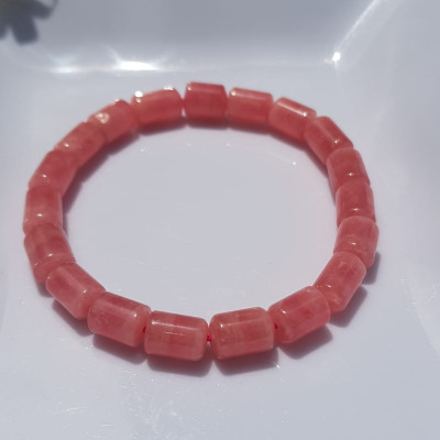 Vòng tay Đá Đào Hoa đẹp Vip hàng đẹp Chất liệu đá đào hoa Lu Thống Khúc bóng mượt đẹp 6,8mm x dài 10mm Màu hồng tươi bóng đẹp Nữ mệnh hỏa, mệnh thổ ạ Công dụng may mắn, tài lộc, tốt sức khỏe, xinh đẹp tay ạ