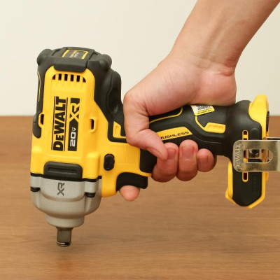 MÁY SIẾT BULONG CẦM TAY 20V DEWALT DCF891P1 - HÀNG CHÍNH HÃNG