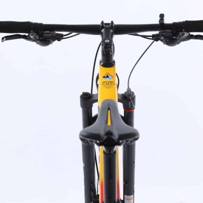 Xe đạp thể thao CALLI 7100 Khung carbon siêu nhẹ, phanh dầu thủy lực với 27 tốc độ