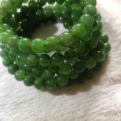 CHIẾC VÒNG ĐÁ NGỌC PHẬT TỰ NHIÊN 8MM ĐEO CUNG SANH 25 HẠTCUNG SANH TỐT ĐẸP
