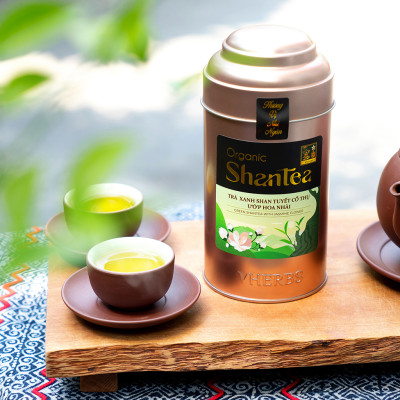 Trà Xanh Shan Tuyết Cổ Thụ Ướp Hoa Nhài VHERBS Hộp 90G - Giúp Chống Oxy Hóa, Hỗ Trợ Giảm Cân, Tăng Cường Sức Khỏe Răng Miệng