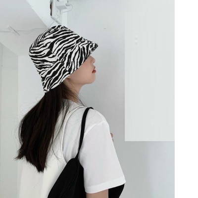 Mũ Bò Sữa xu hướng thời trang, họa tiết cá tính