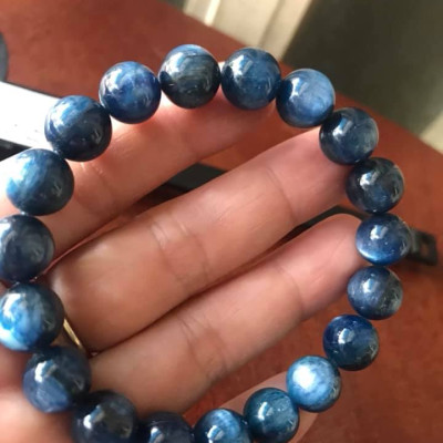 CHIẾC LẮC TAY ĐÁ KYANITE SIZE 10,5MM HỢP NỮ MẠNG THỦY MỘC VÒNG TAY ĐÁ TỰ NHIÊN CAO CẤP  MÀU XANH DƯƠNG ĐẬM ĐẸP 