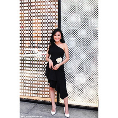 Đầm ôm vai xéo kèm hoa xinh xắn MS 2519