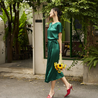 Váy Xẻ Đùi Cúc Phương SKI046 thời trang thiết kế Hity