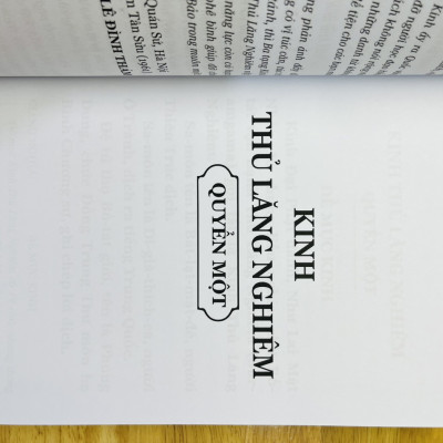 Sách kinh Thủ Lăng Nghiêm - Luận Giảng Giải (Bìa Cứng - Tặng Kèm bao sách)