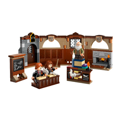 Đồ Chơi Lắp Ráp Lâu Đài Hogwarts: Lớp Học Bùa Chú LEGO HARRY POTTER 76442 (204 Chi Tiết)