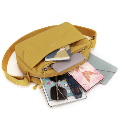 Túi đeo chéo nữ phong cách dễ thương – BEE GEE DCNU1094