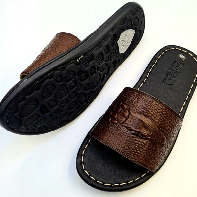 Dép Quai Ngang Nam Da Bò Thật 100%,DONAVY Kiểu Đầu Cá Sấu Đi Rất Nhẹ Và Êm DCSDN