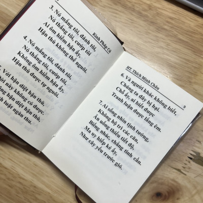 Kinh pháp cú  - khổ 8x11cm- tặng kèm bọc sách