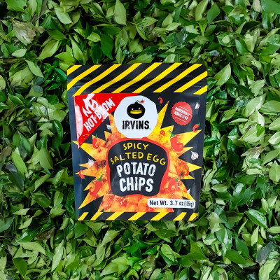 Khoai tây trứng muối cay Hot Boom Spicy Salted Egg Potato Chips 80g IRVINS