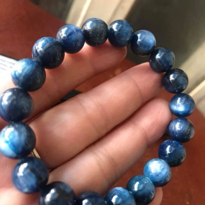 CHIẾC LẮC TAY ĐÁ KYANITE SIZE 10,5MM HỢP NỮ MẠNG THỦY MỘC VÒNG TAY ĐÁ TỰ NHIÊN CAO CẤP  MÀU XANH DƯƠNG ĐẬM ĐẸP 