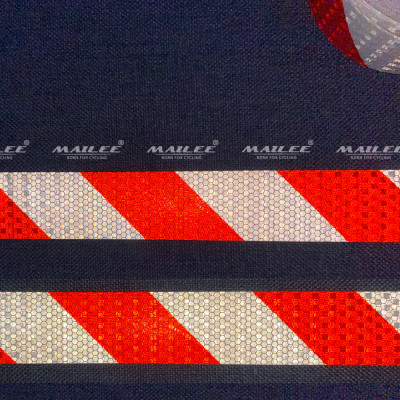 Cuộn Decan Phản Quang Dán Xe Tải Xe Rơ Mooc Mai Lee PQ-25DTS (25m x 5cm) Màu Đỏ Trắng Sọc Chéo, An Toàn Ban Đêm, Chất liệu PVC chống thấm nước