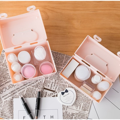 Hộp đựng mỹ phẩm, đồ trang điểm 2.1L thiết kế có quai xách và khóa gài nên rất chắc chắn, an toàn - nội địa Nhật Bản 