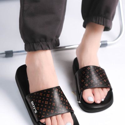 Dép quai ngang Biti