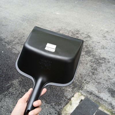 Xẻng hót rác cán ngắn Nakaya - Màu đen - Hàng nội địa Nhật Bản nhập khẩu chính hãng