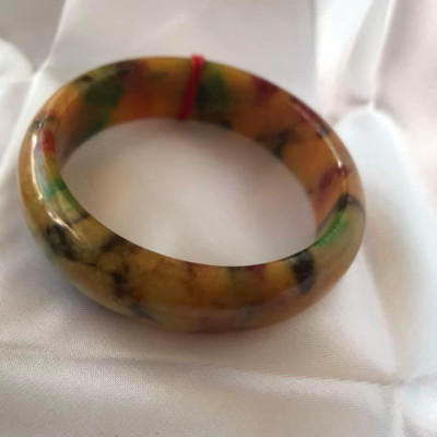   VÒNG TAY MÃ NÃO BẢN HẸ TỨ QUÝ 55 VÂN VÂN VÀNG ĐEN XANH BÔNG ĐỀU CẢ VÒNG ĐẸP NỮ 54KG ĐẾN 64KG ĐEO ĐẸP CHÂT LIỆU ĐÁ MÃ NÃO TỨ QUÝ 