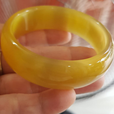 Vòng tay đá mắt mèo Vàng nhẹ Ni 56mm x  Cao 19mm x dầy 7mm Nữ 52kg - 59kg đeo màu nhẹ xinh tươi đẹp rẻ lắm chuẩn hợp nữ mệnh thổ mệnh kim mệnh thuỷ ạ