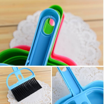Dụng cụ vệ sinh nhà cửa thông minh 2 trong 1, chổi quét dọn mini kèm đồ hốt rác giúp dọn sạch bụi bám trên máy tính, góc tủ, cửa sổ,...PaKaSa - giao màu ngẫu nhiên