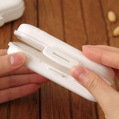 Hộp Chia Thuốc 8 Ngăn Mang Đi Du Lịch, Tiện Dụng, Nhỏ Gọn, Chắc Chắn, Giá Rẻ, Nhựa An Toàn Môi Trường. TakyHome 7123