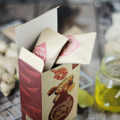 Combo Sen Sấy Gừng Mật Ong Hải Long (230g) + Mứt Gừng Nướng Mật Ong Hải Long (120g)