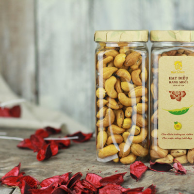 Combo Hạt Điều Rang Muối Tách Vỏ Lụa Hải Long (250g) + Mứt Gừng Nướng Mật Ong Hải Long (120g)