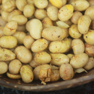 Combo Đậu Nành Sấy Cỏ Ngọt Vị Cay Hải Long (230g) + Hạt Điều Nghệ Mật Ong Hải Long (250g)